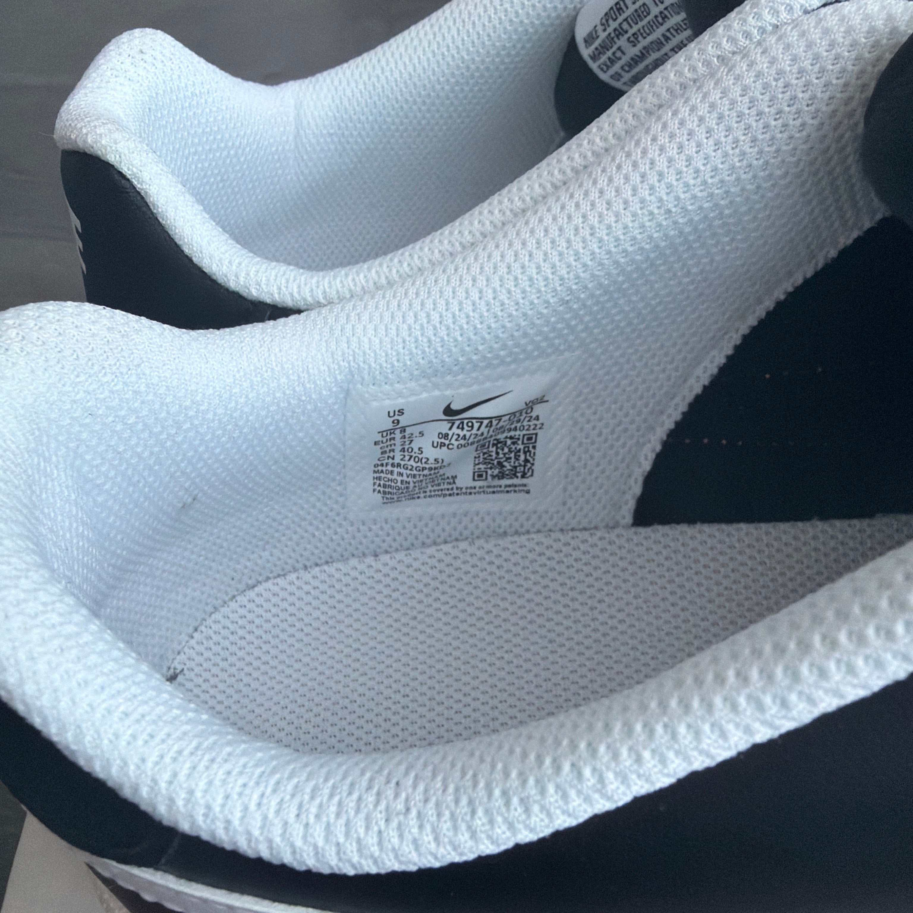 Nike court royale trainers